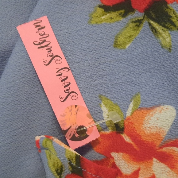 Woman's Flowy Floral Print Blouse - Boutique Brand - Plus Size 1X -NWT - Picture 10 of 12